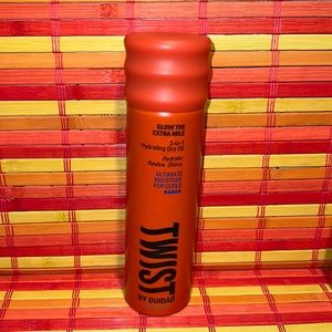 Twist by Ouidad™ Glow The Extra Mile 6.2 Oz. 2-in-1 Hydrating Dry Oil.